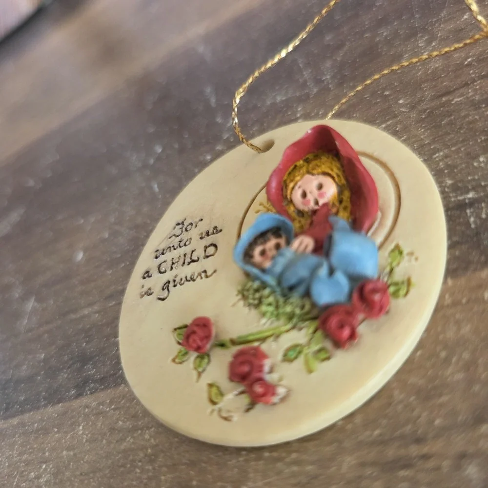 LaBerge Christmas Tree Ornament Decoration Dimensional Round Baby Jesus Vintage‎